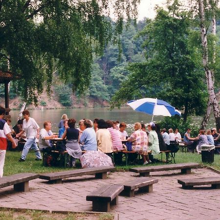 Hotel Restaurant Am Kriebsteinsee Buitenkant foto